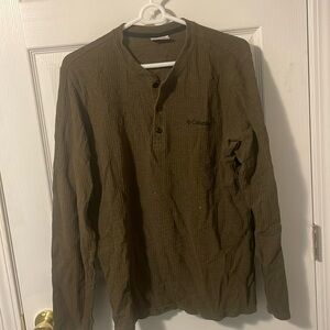 Men’s Columbia quarter button up